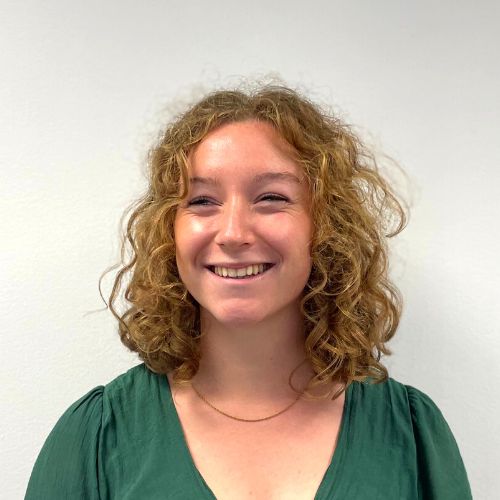 Élea Personne souriante